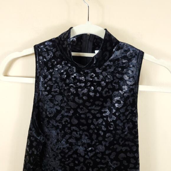 525 America Mock Neck Sleeveless Blouse in Black Velvet Leopard Size S - Picture 2 of 9